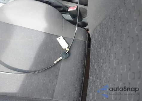 2000 Ford Focus Zx3 z USA, uszkodzony, nr VIN 3FAFP313XYR180119